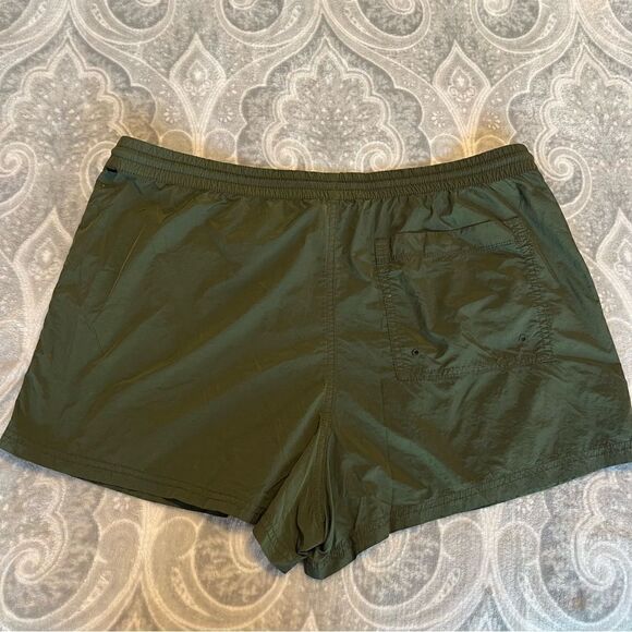 Athleta Olive green Expedition  short - Picture 4 of 5